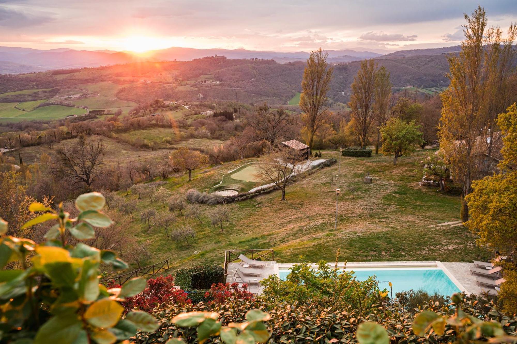Nikis Resort Gubbio Eksteriør bilde