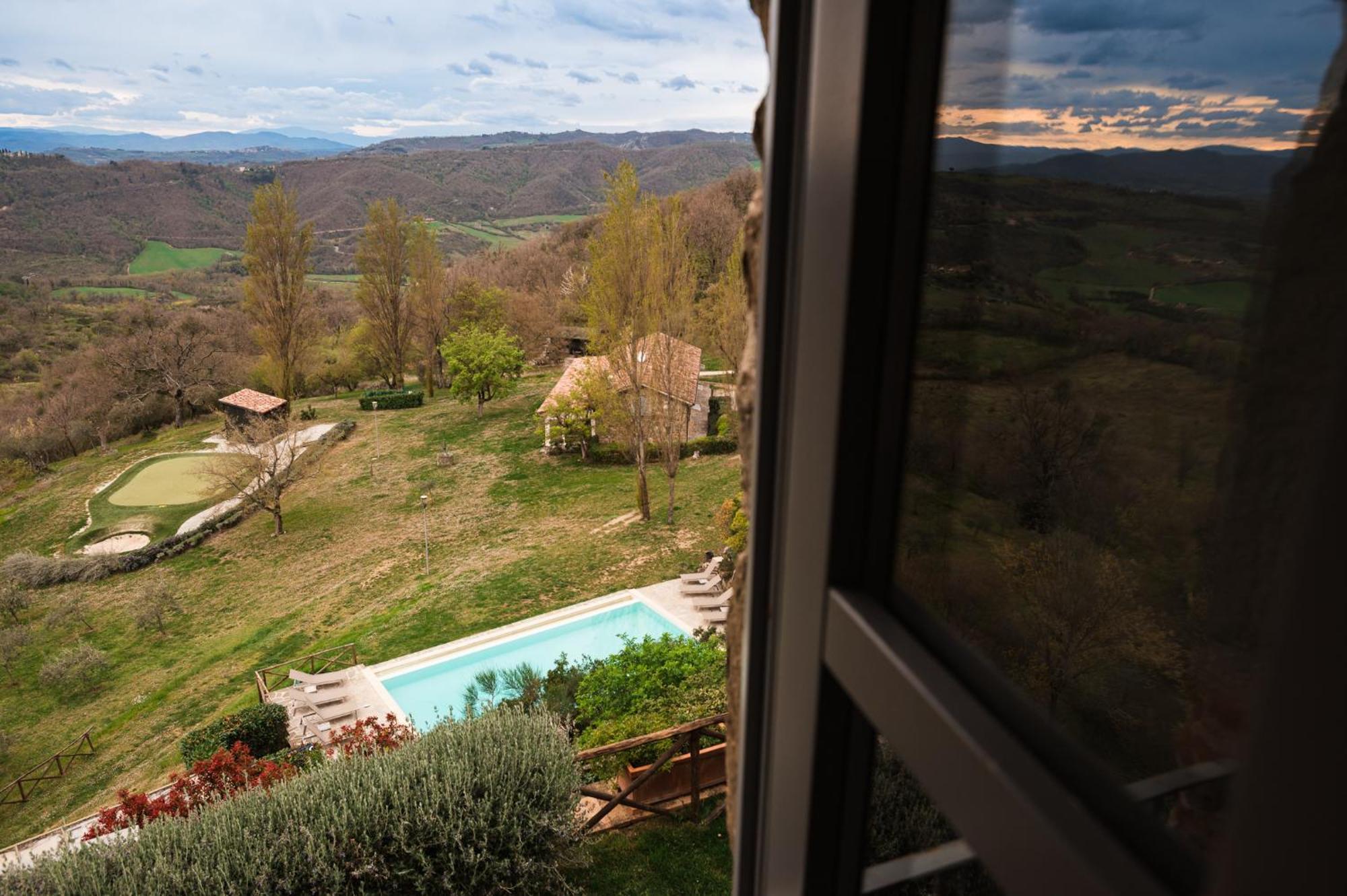 Nikis Resort Gubbio Eksteriør bilde