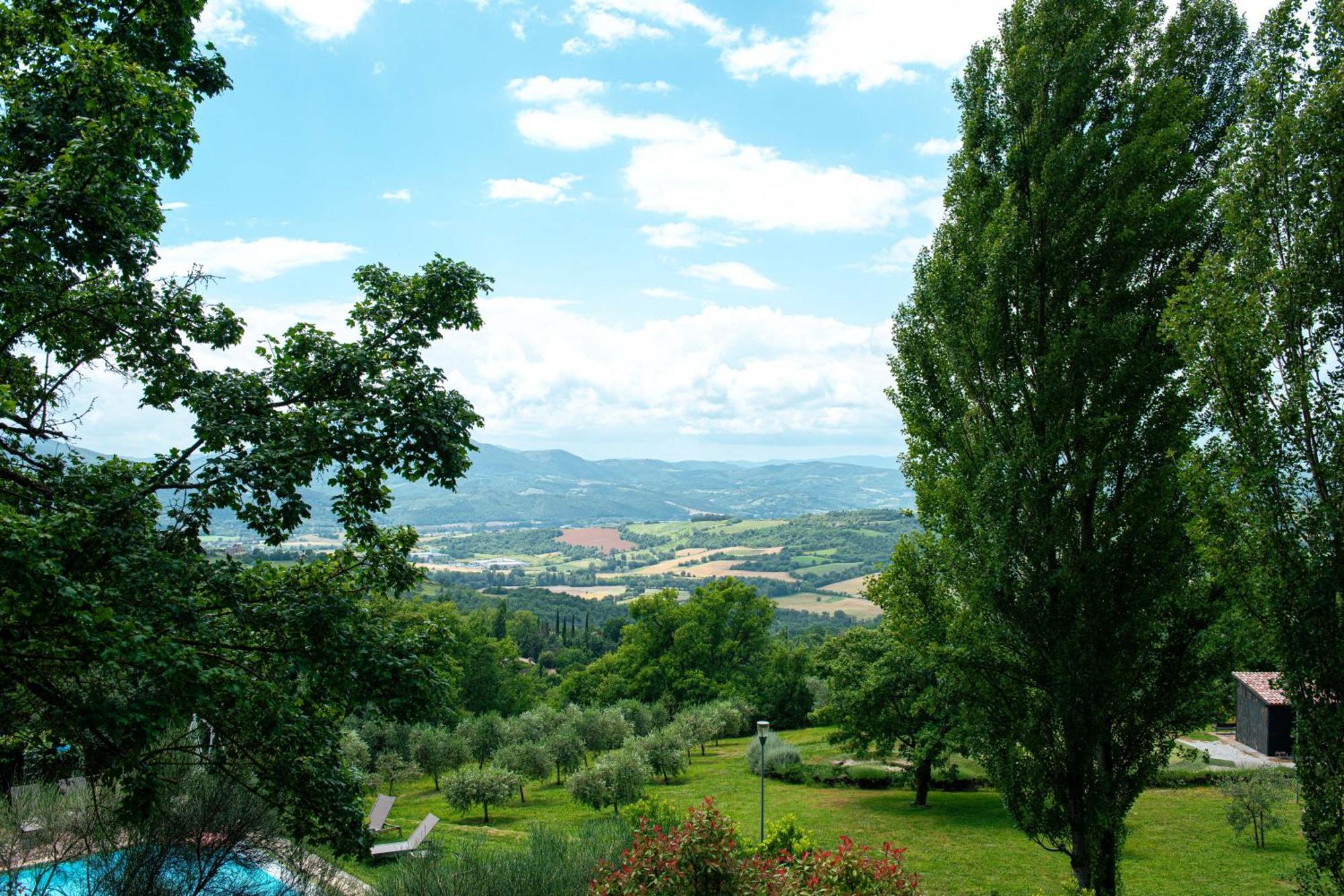 Nikis Resort Gubbio Eksteriør bilde